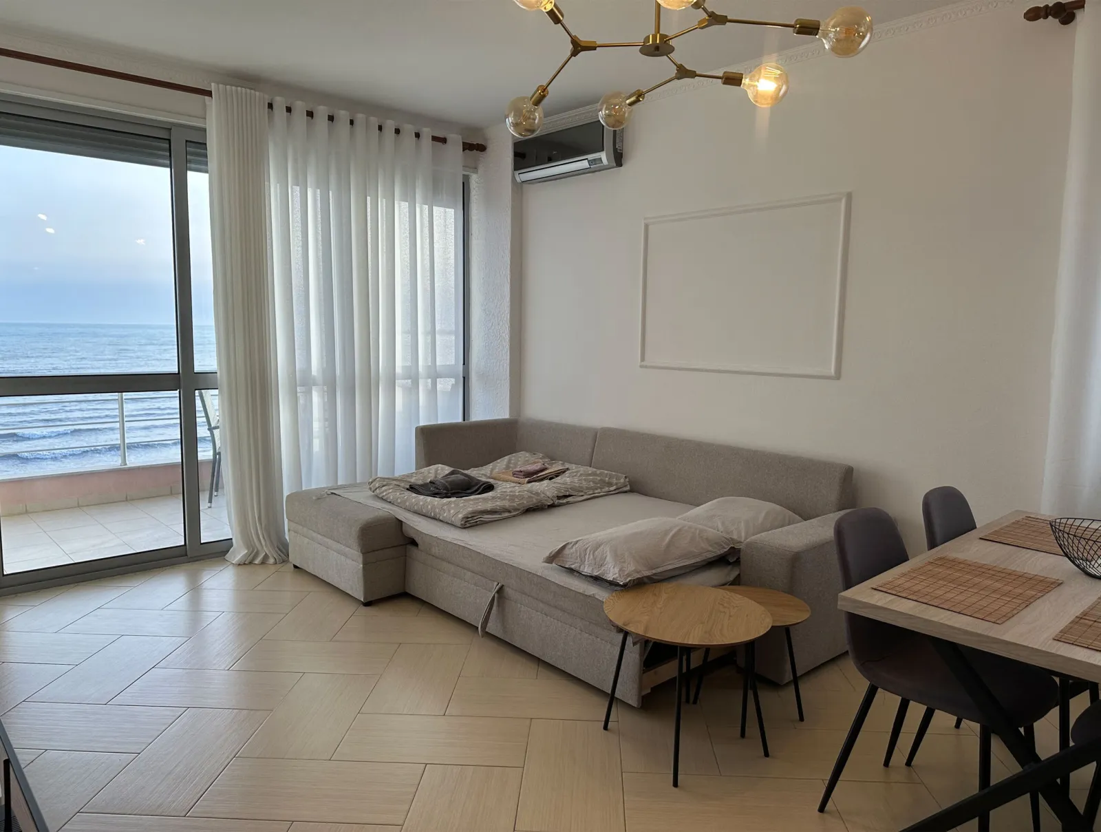 Mira apartment seaview Durres